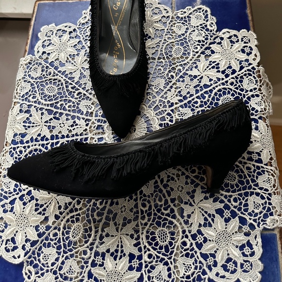 Capezios Black Suede Fringe Pumps c1960s - Audrey Hepburn Breakfast at Tiffanys - Picture 1 of 10